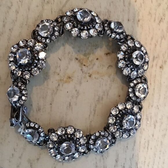 QUALITY CRYSTAL & Metal Jeweled Bracelet - Picture 5 of 8
